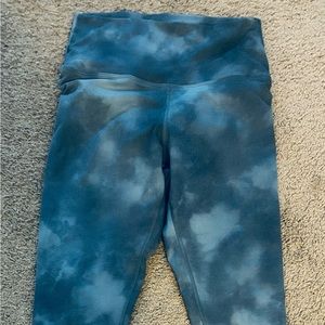 28 inch high rise NoBull tights. Great used condition.